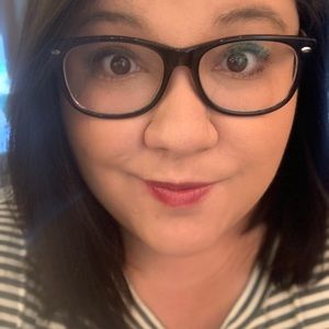 Meet your Posher, Tia